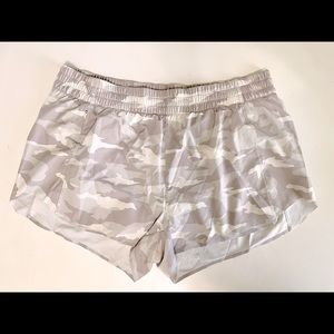Athleta Hustle Short, camo brown
